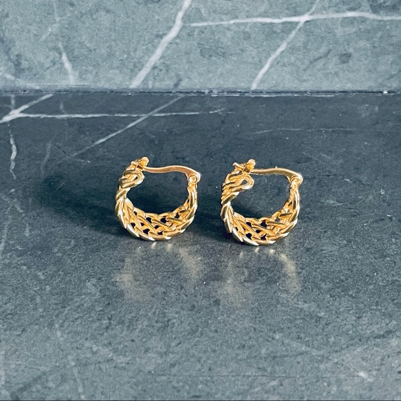 18K GOLD PLATED | NEW Huggie Earrings - Picture 4 of 10